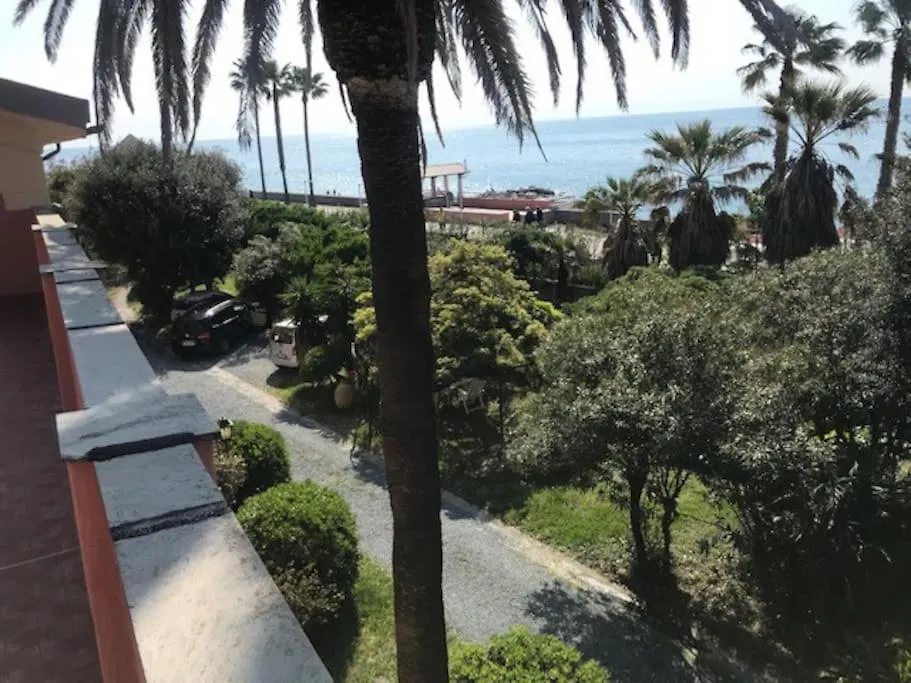 Casa Balbi Al Mare, Giardino E Posto Auto Privato Daire Albisola Superiore